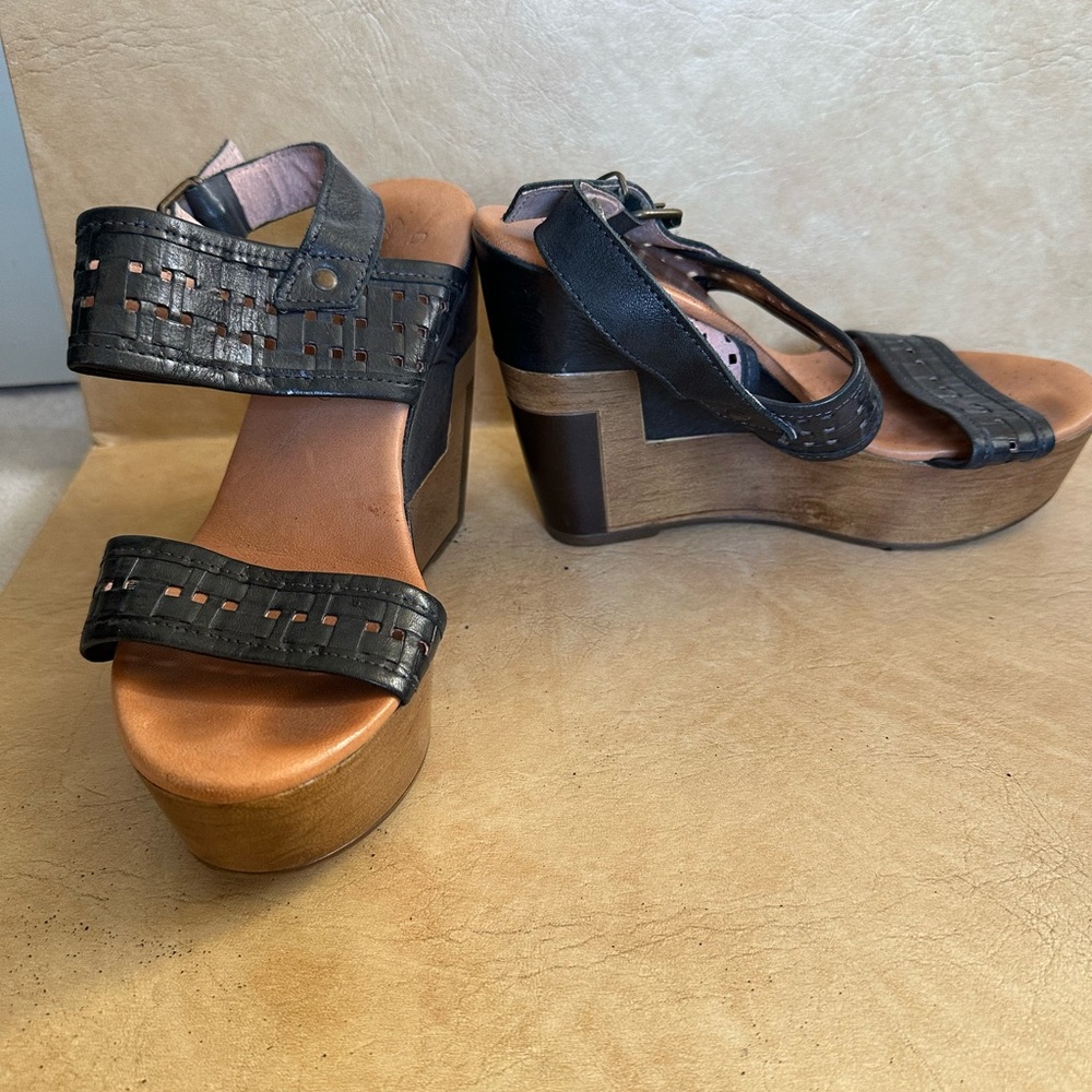 SIZE 5 Musse & Cloud Sandal Black Leather Faux Wood Platform Wedge Slingback